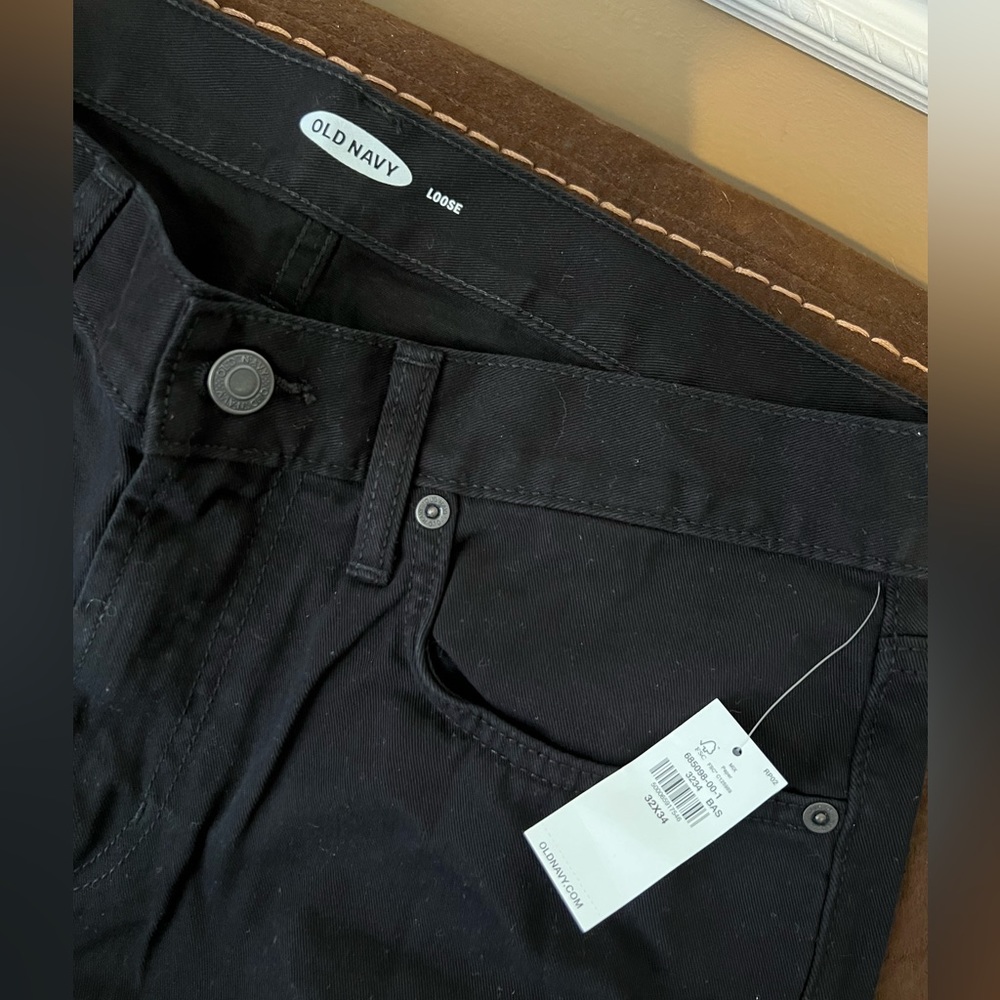Old Navy NEW WITH TAGS Mens Black loose fit thin jeans, size 32 x 34